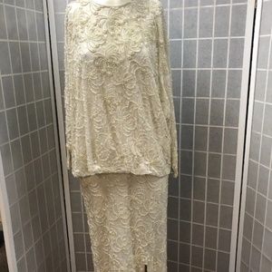 Martinique, Wedding dress Vintage, Stain Inside, Sz M, Ivory Lace Pearl Flowers!
